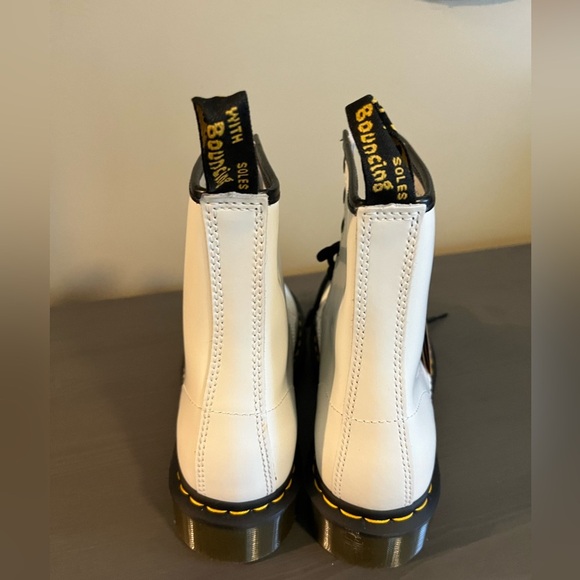 DR. Martens 1460 Smooth Leather Lace Up Boots NEW - Picture 6 of 9